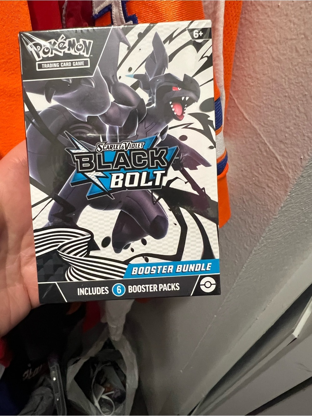 Only 1 !!!!! Pokemon Black Bolt Booster Bundle - Black, White, Blue